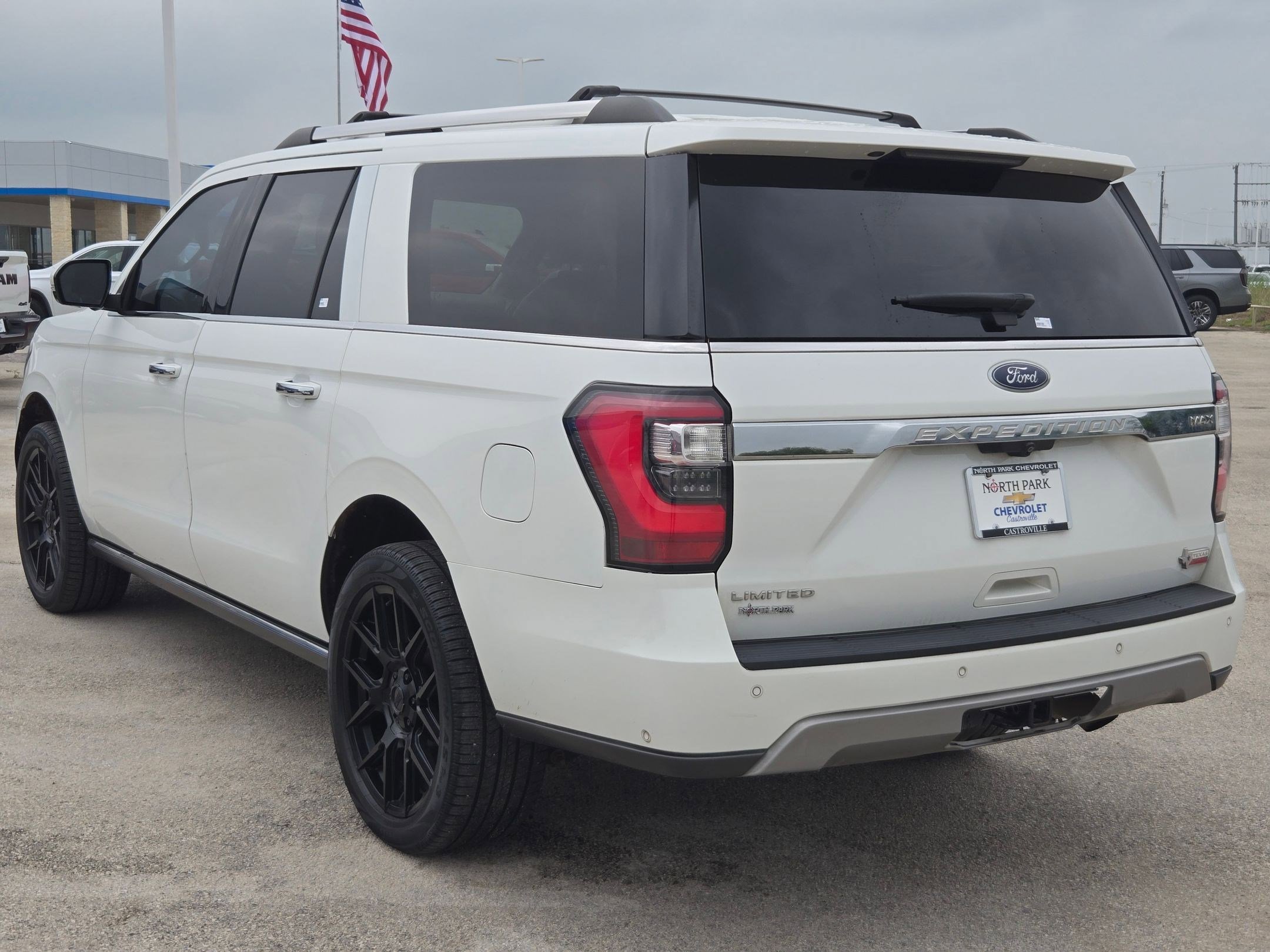 Used 2021 Ford Expedition Max Limited RWD image 5