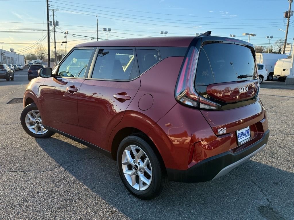 Used 2024 Kia Soul LX w/ Option Group 015 image 6