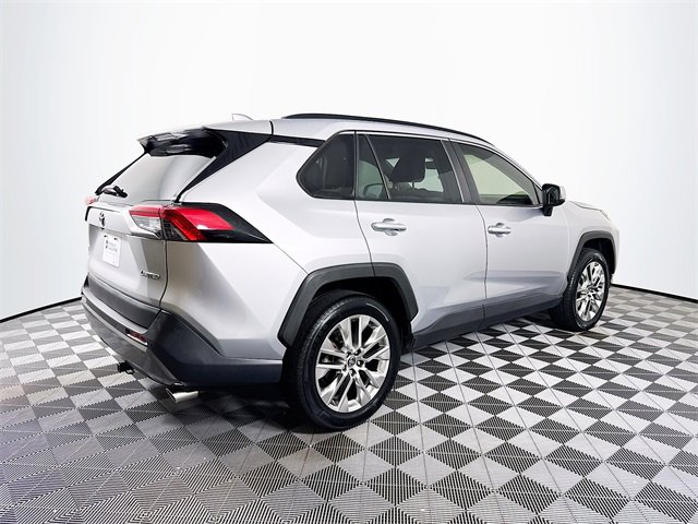 Used 2021 Toyota RAV4 Limited image 6