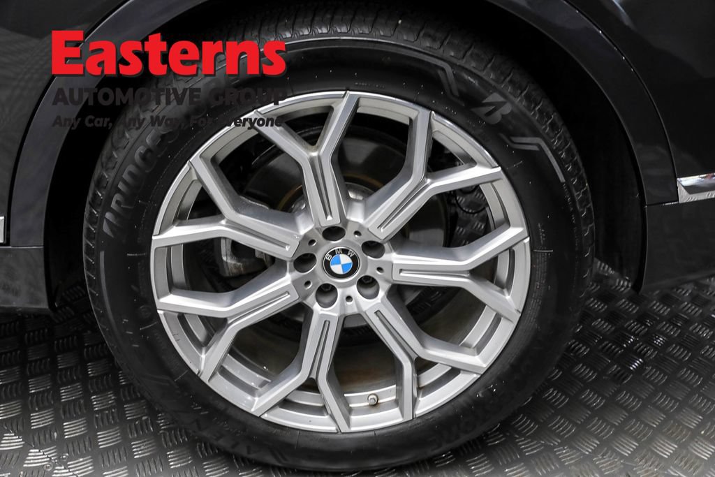 Used 2022 BMW X7 xDrive40i w/ Premium Package AWD/4WD image 8