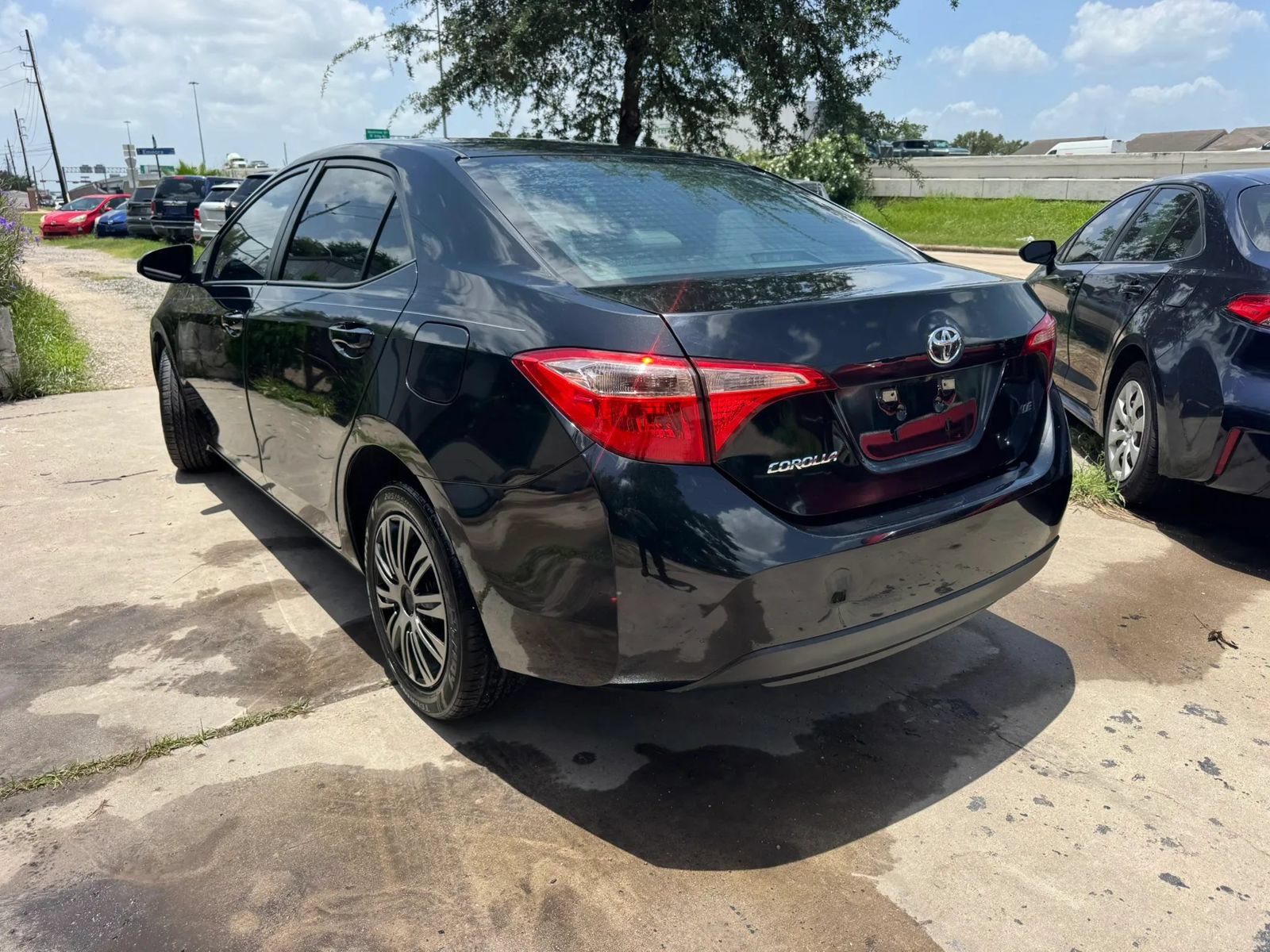 Used 2017 Toyota Corolla LE FWD image 8