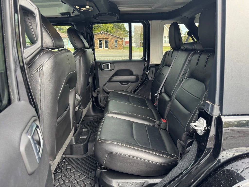 Used 2023 Jeep Wrangler Unlimited Sahara image 17