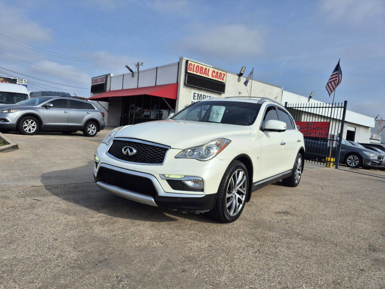 Used 2016 INFINITI QX50 2WD w/ Deluxe Touring Package image 2