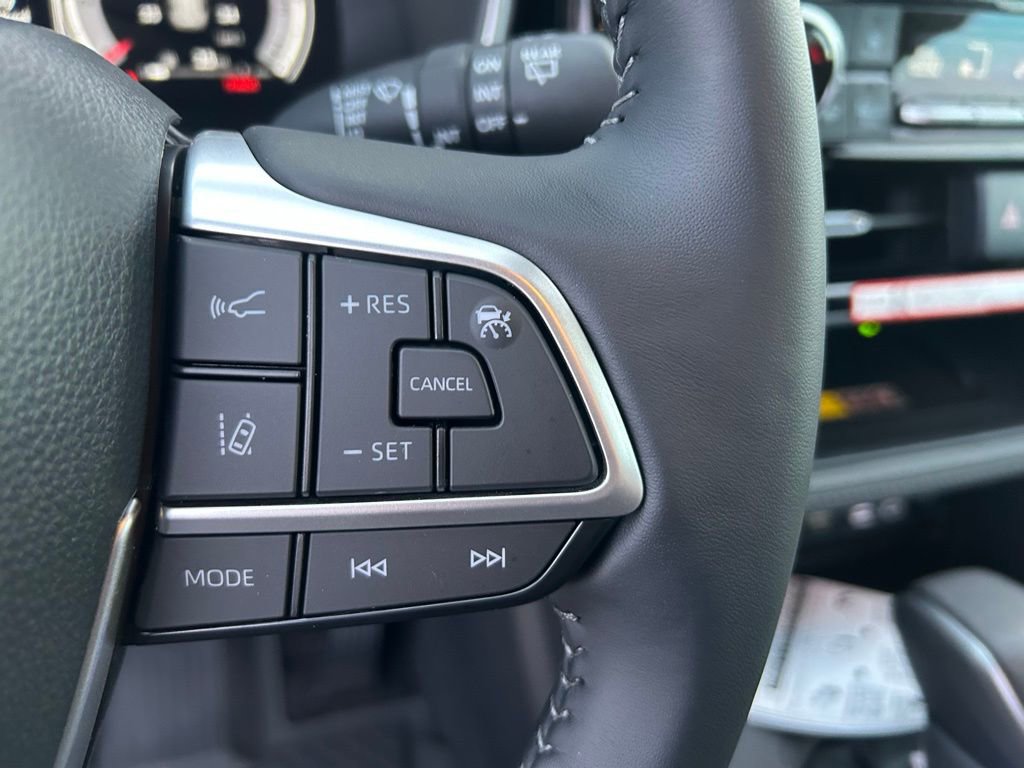 Used 2026 Toyota Highlander XSE image 21