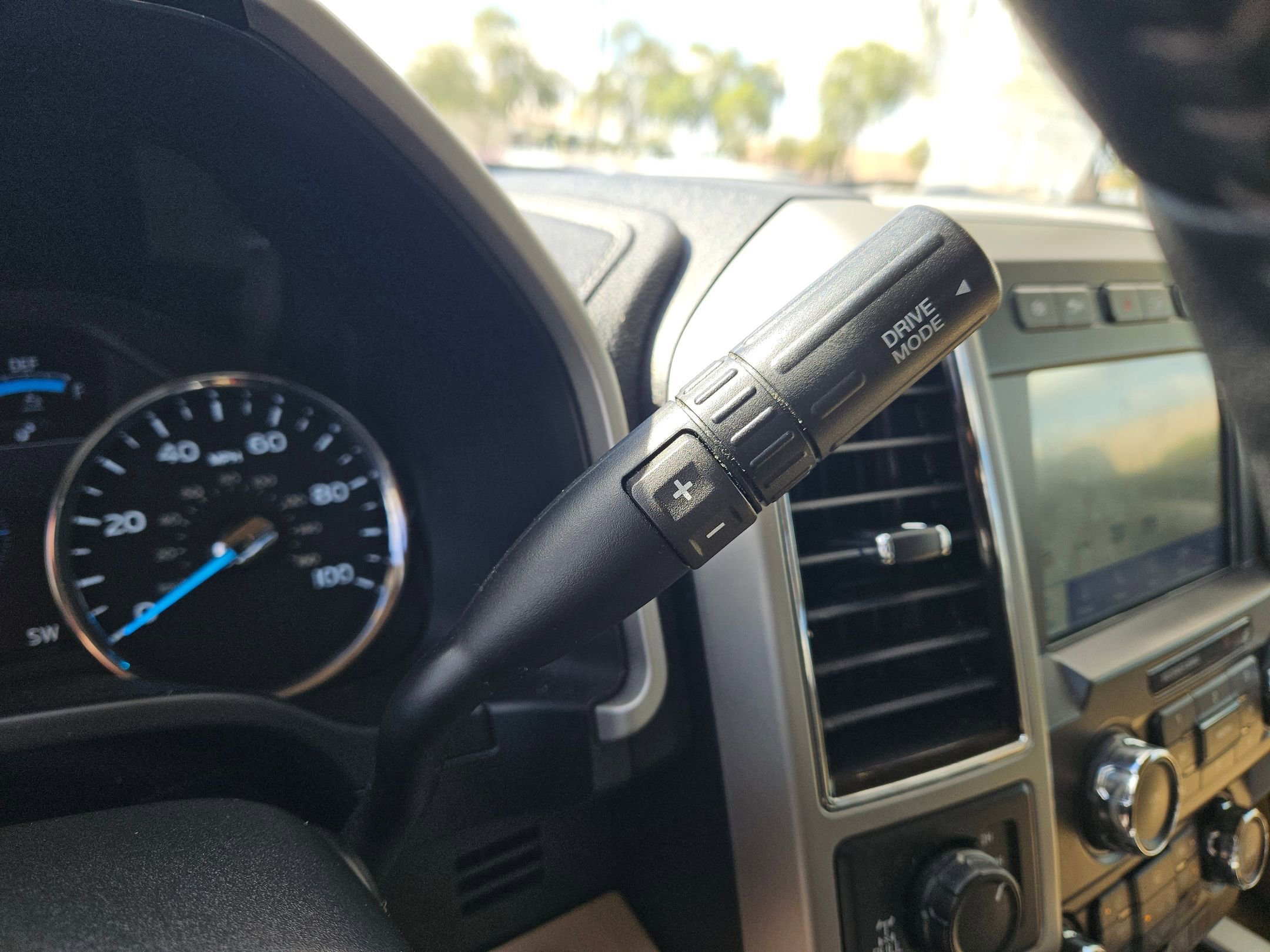 Used 2020 Ford F350 Lariat w/ Lariat Ultimate Package image 17