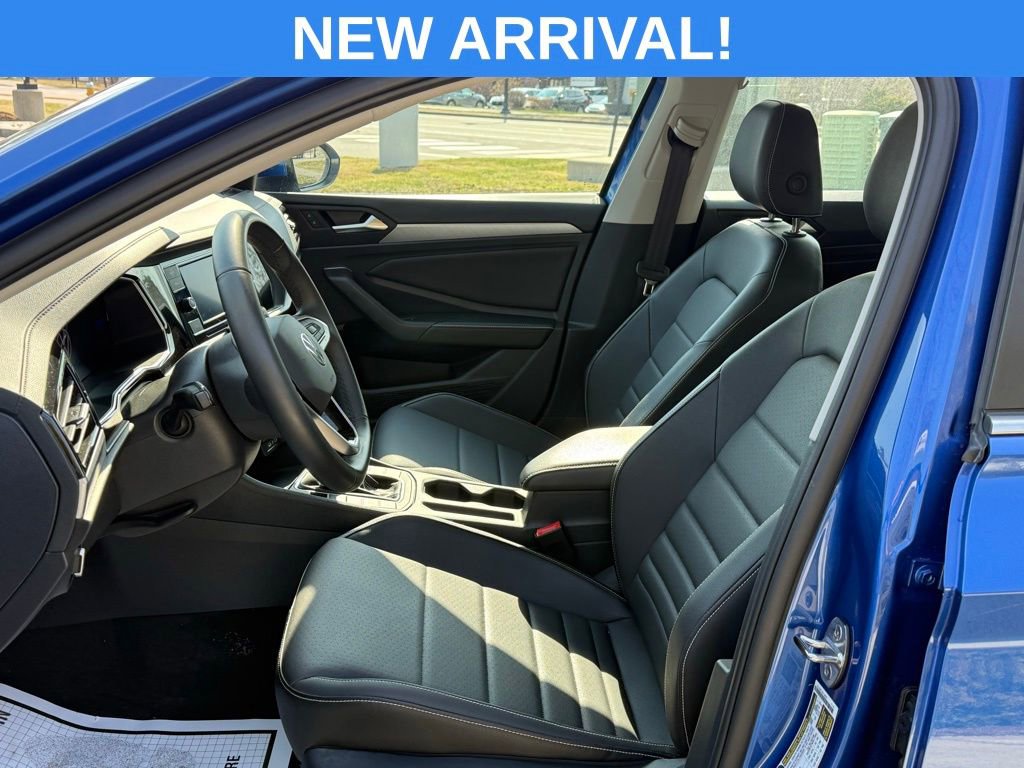 Used 2024 Volkswagen Jetta SE image 25