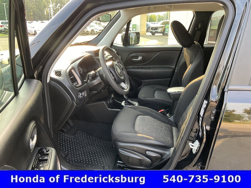 Used 2023 Jeep Renegade Latitude AWD/4WD image 26