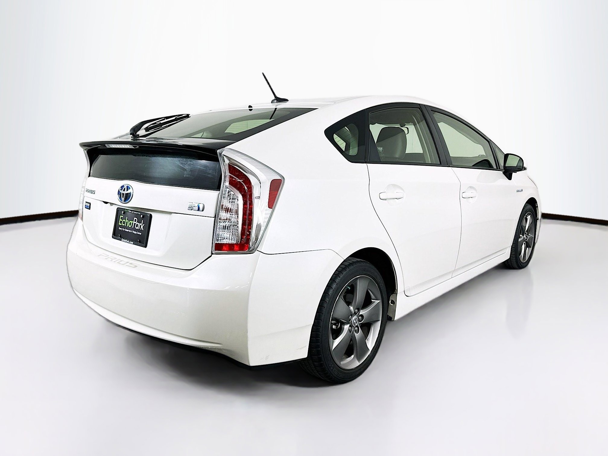 Used 2015 Toyota Prius Persona Series FWD image 9