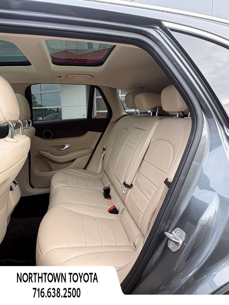 Used 2021 Mercedes-Benz GLC 300 4MATIC image 15