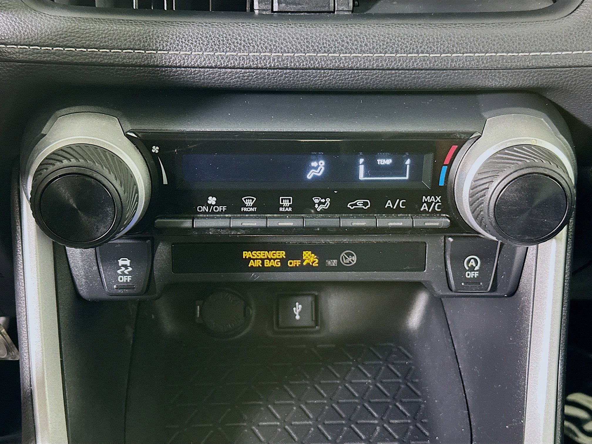 Used 2021 Toyota RAV4 LE image 22