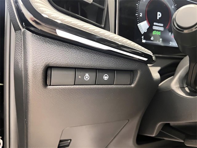 Used 2025 Nissan Kicks SR w/ SR Premium Package image 13