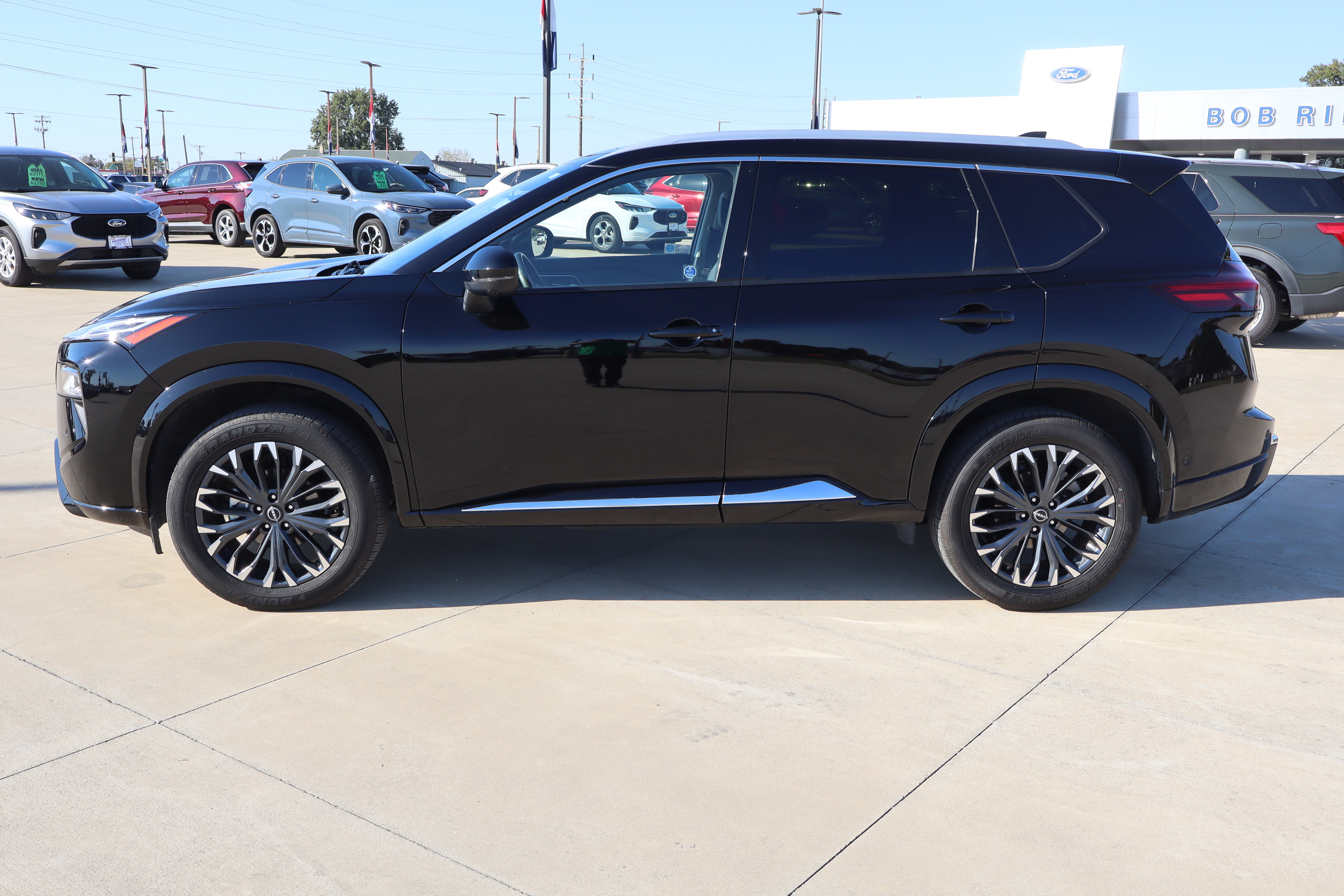 Used 2026 Nissan Rogue Platinum w/ Platinum Premium Package AWD/4WD image 9