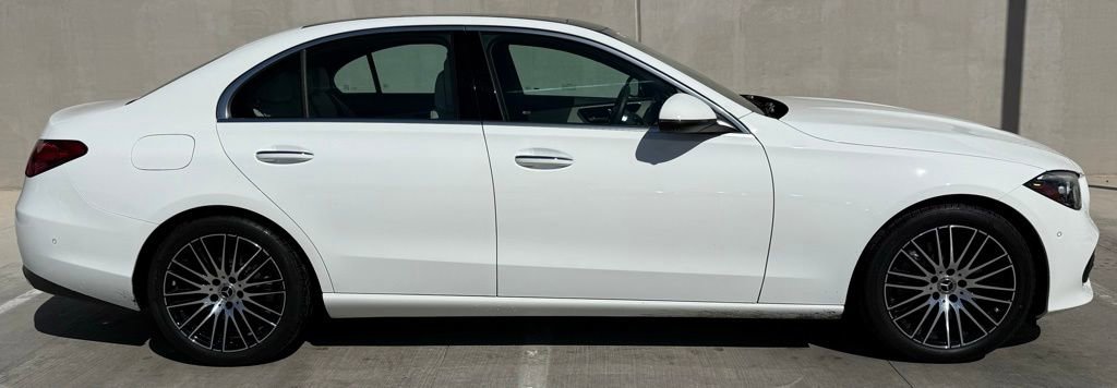 Used 2025 Mercedes-Benz C 300 Sedan image 4