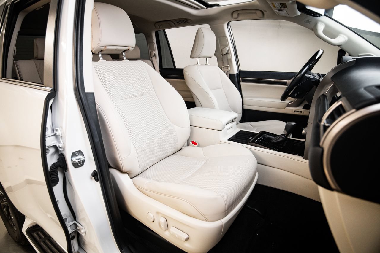 Used 2021 Lexus GX 460 Premium w/ Premium Package AWD/4WD image 29