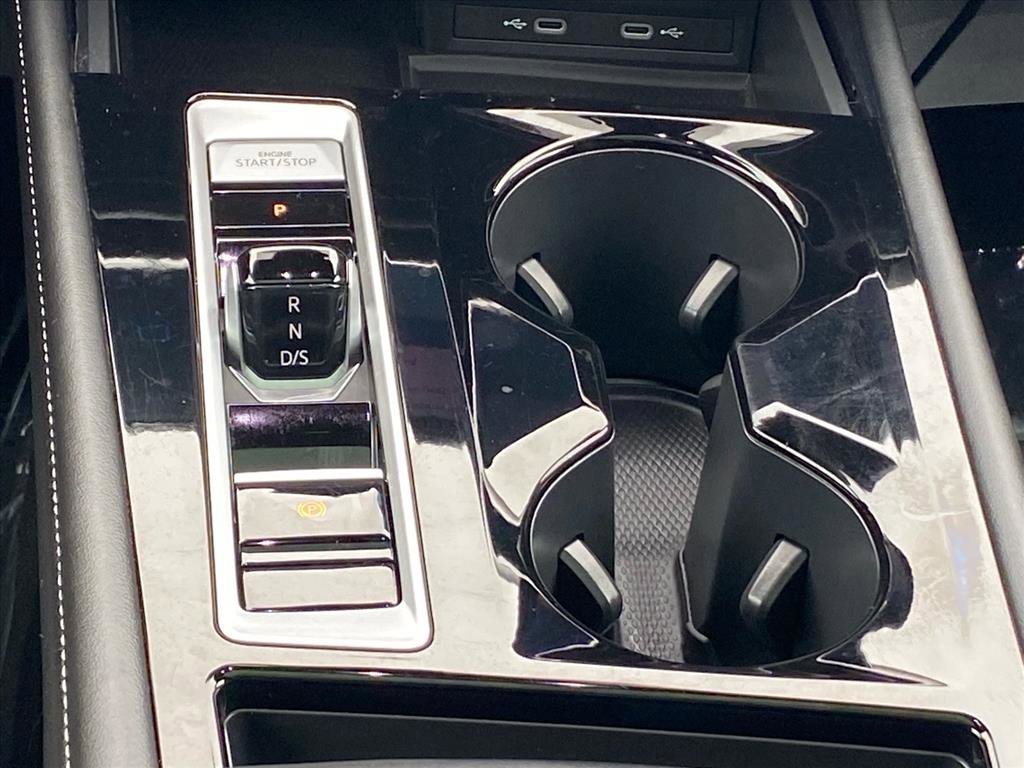 Certified 2024 Volkswagen Atlas Cross Sport SE w/ Panoramic Sunroof Package FWD image 11