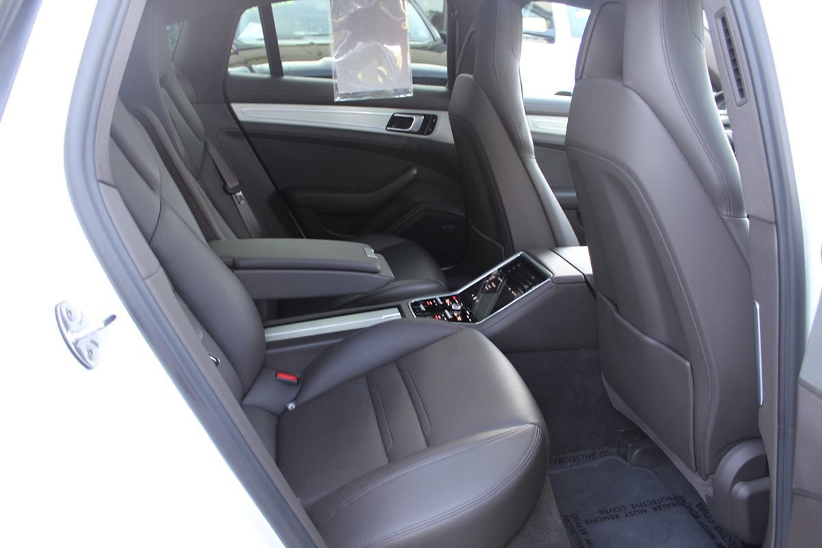 Used 2018 Porsche Panamera 4 image 25