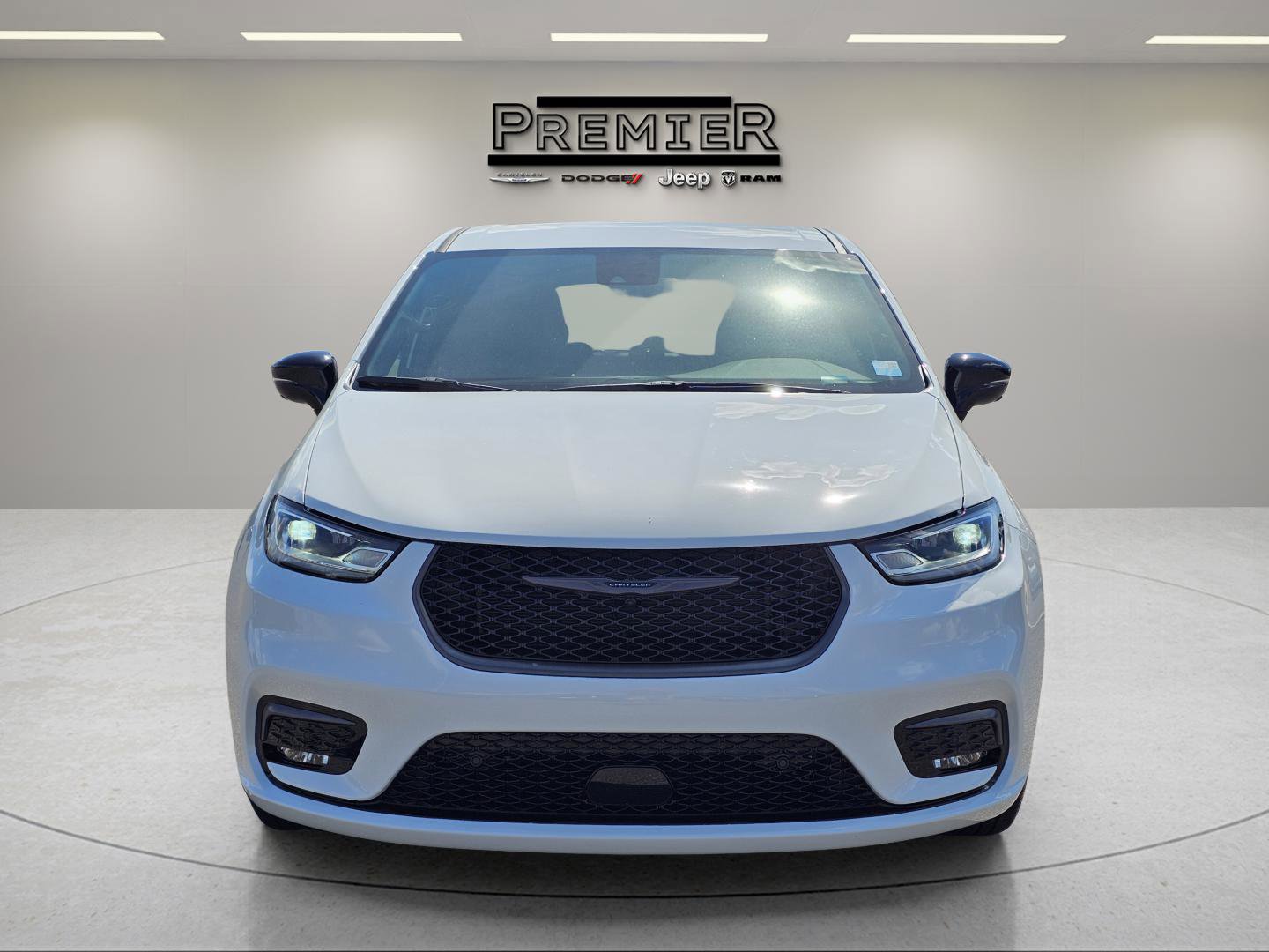 New 2026 Chrysler Pacifica Select video 2