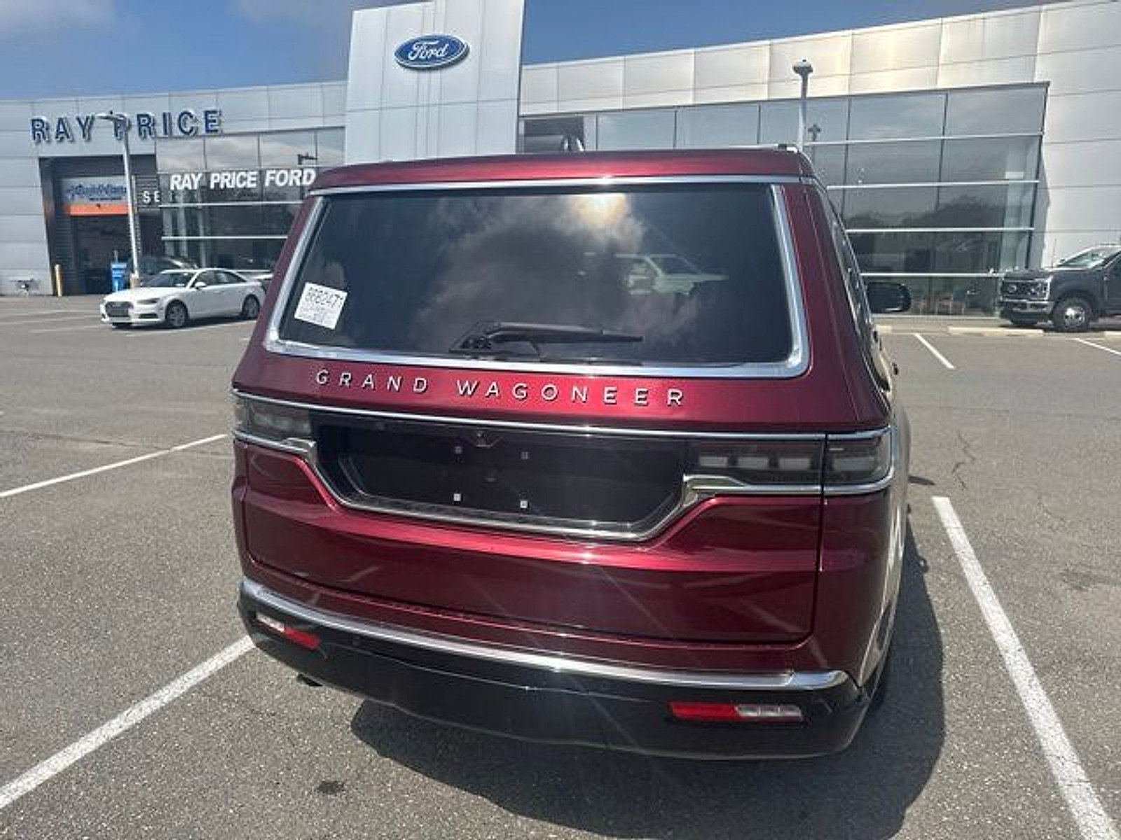 Used 2025 Jeep Grand Wagoneer L Series III AWD/4WD image 12