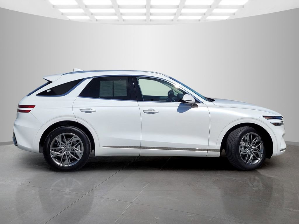 Used 2025 Genesis GV70 2.5T AWD/4WD image 3