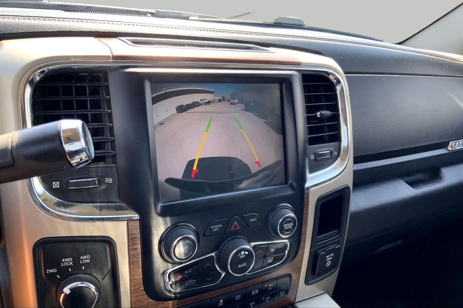 Used 2014 RAM 2500 Laramie w/ Convenience Group AWD/4WD image 27