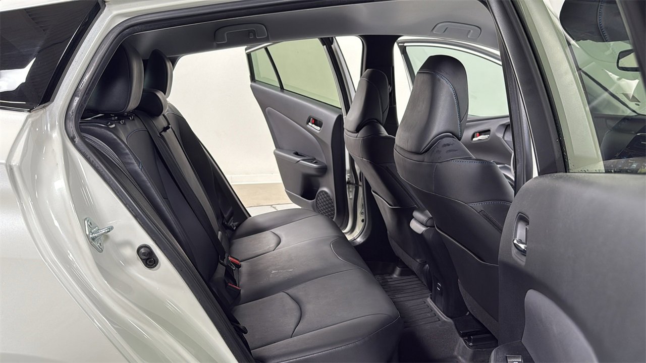 Used 2016 Toyota Prius Four image 17