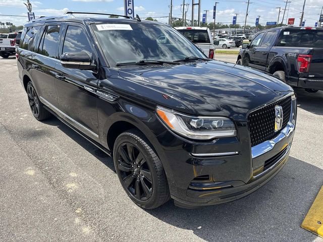 Certified 2024 Lincoln Navigator L Reserve image 3