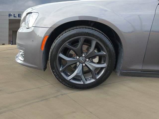 Used 2022 Chrysler 300 Touring L image 14