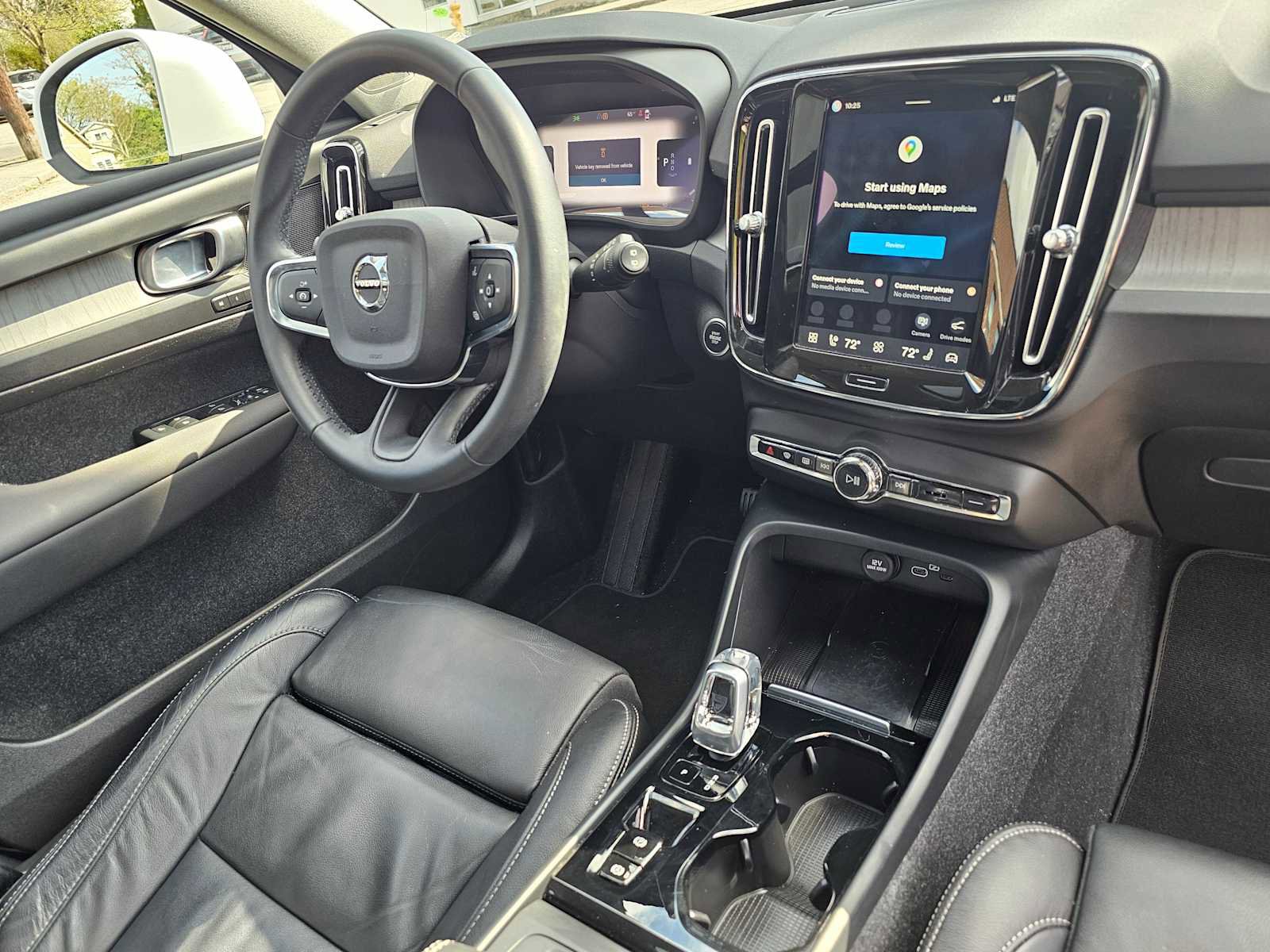 Certified 2023 Volvo XC40 B5 Plus w/ Driver Assist Package AWD/4WD image 12