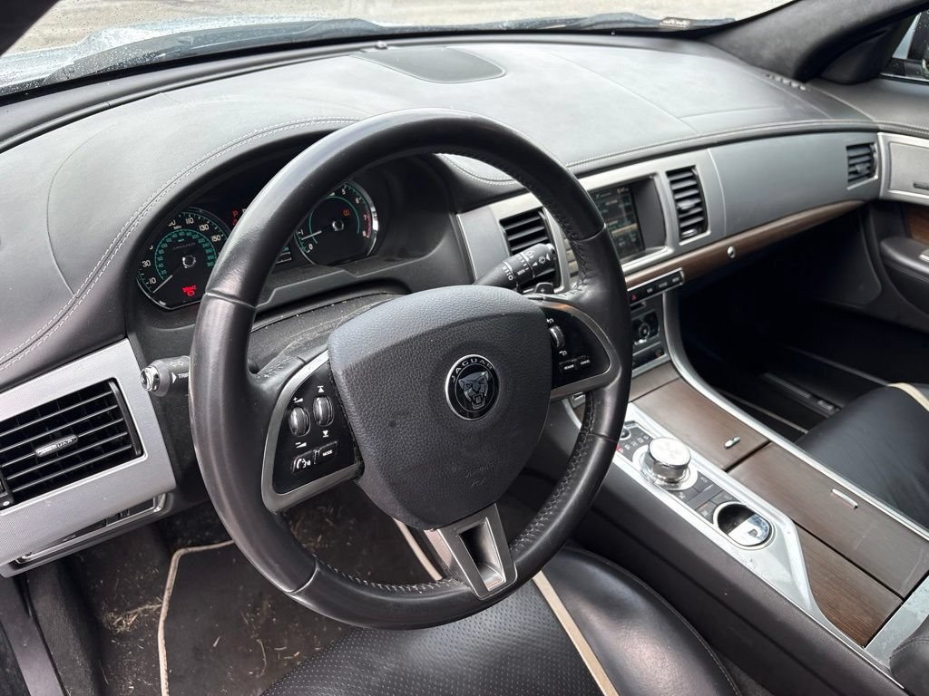 Used 2014 Jaguar XF 3.0 RWD image 11