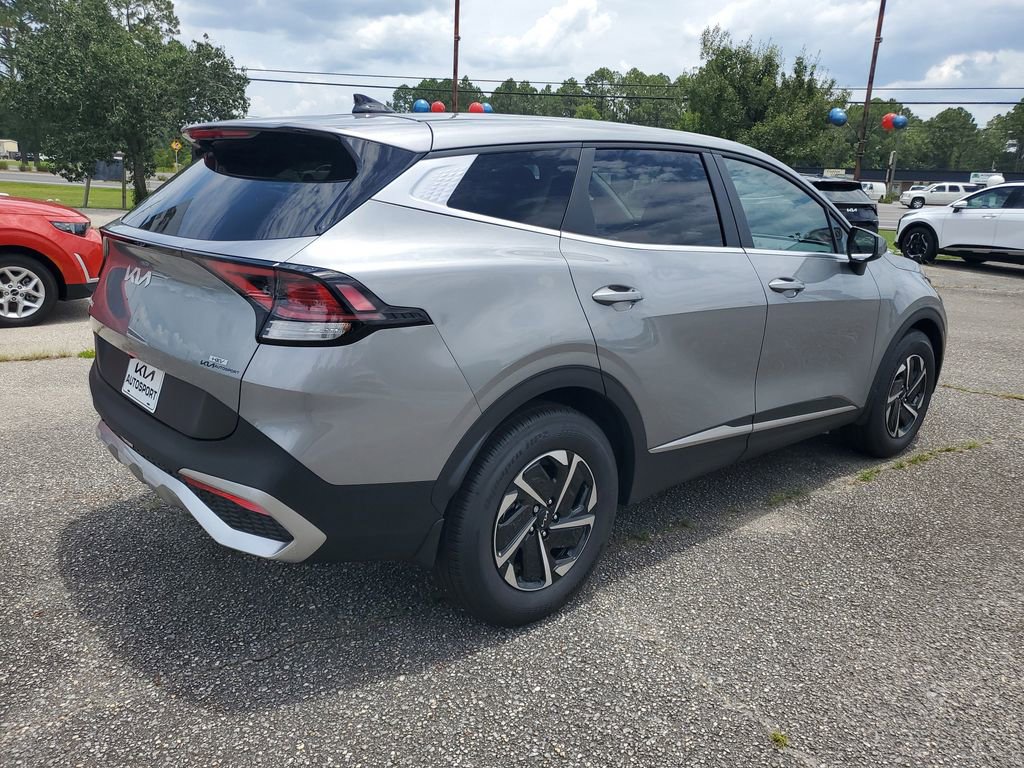 New 2025 Kia Sportage LX FWD image 4