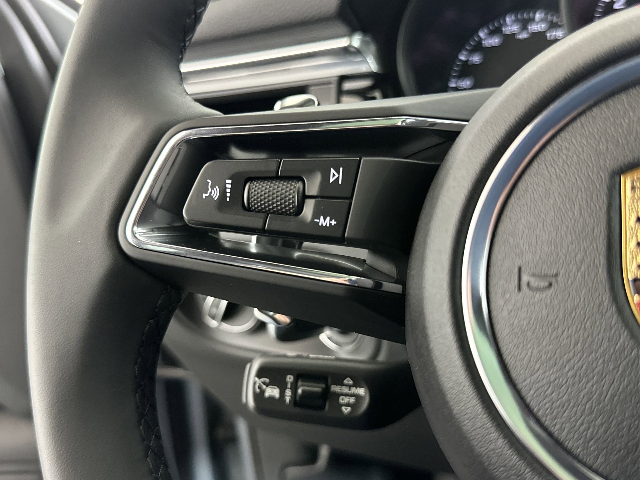 Certified 2025 Porsche Macan image 22