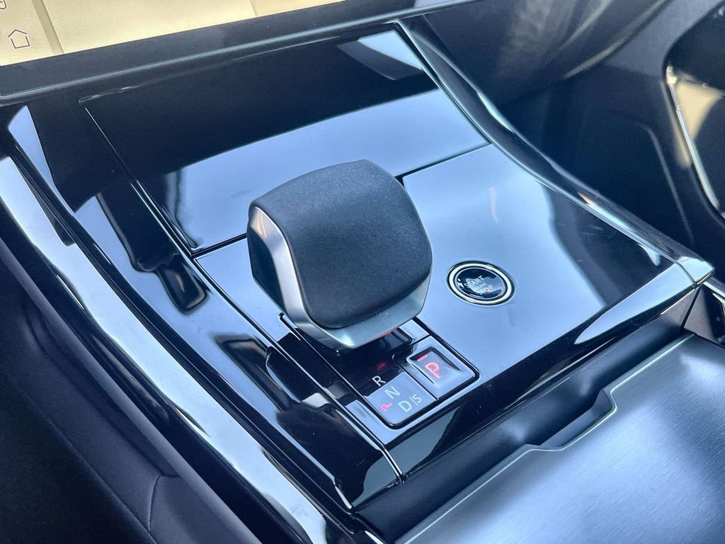 Used 2026 Land Rover Range Rover Sport SE image 27