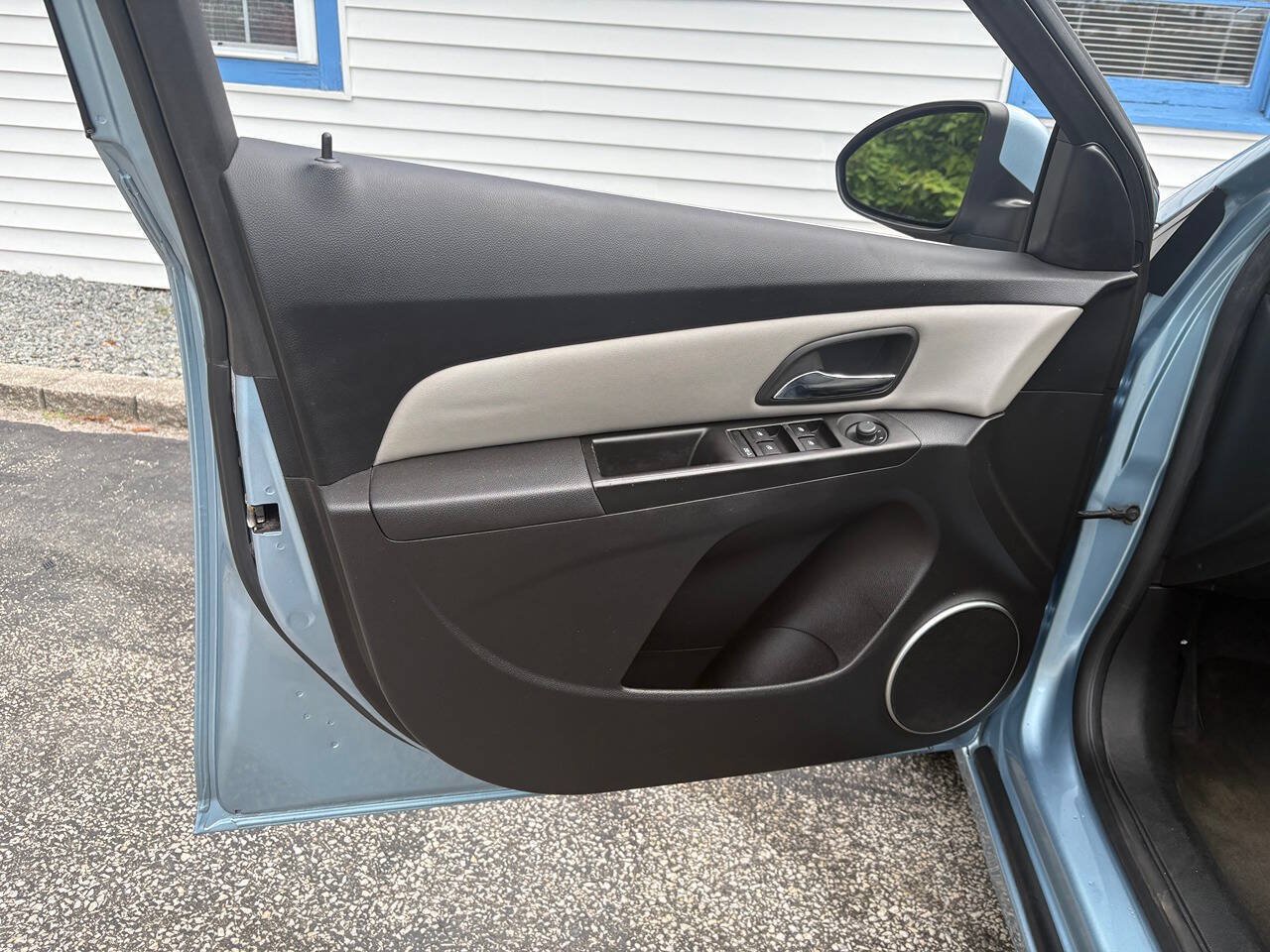 Used 2011 Chevrolet Cruze LT FWD image 13