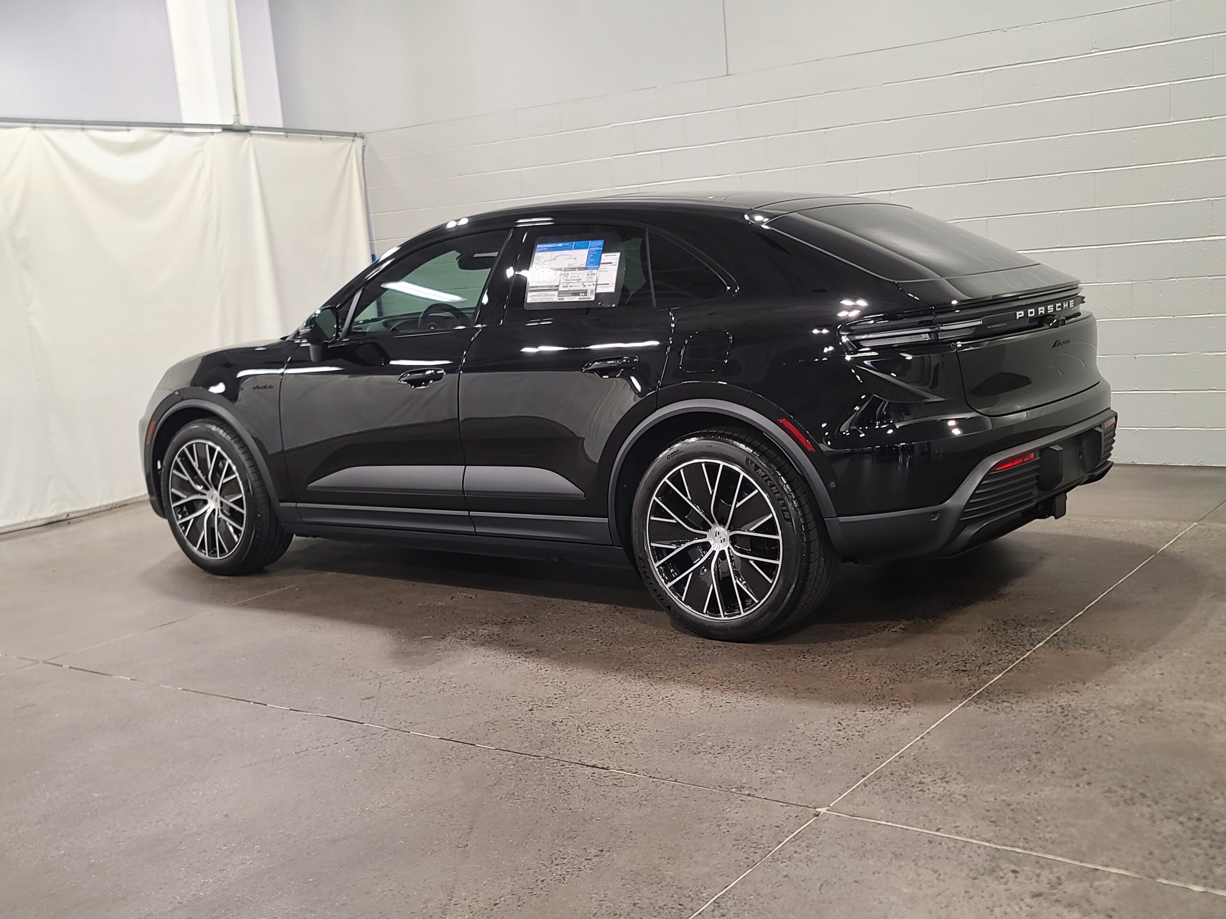 New 2026 Porsche Macan Electric RWD image 3