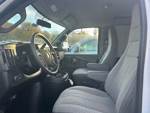 New 2025 GMC Savana 2500 w/ Driver Convenience Package image 10