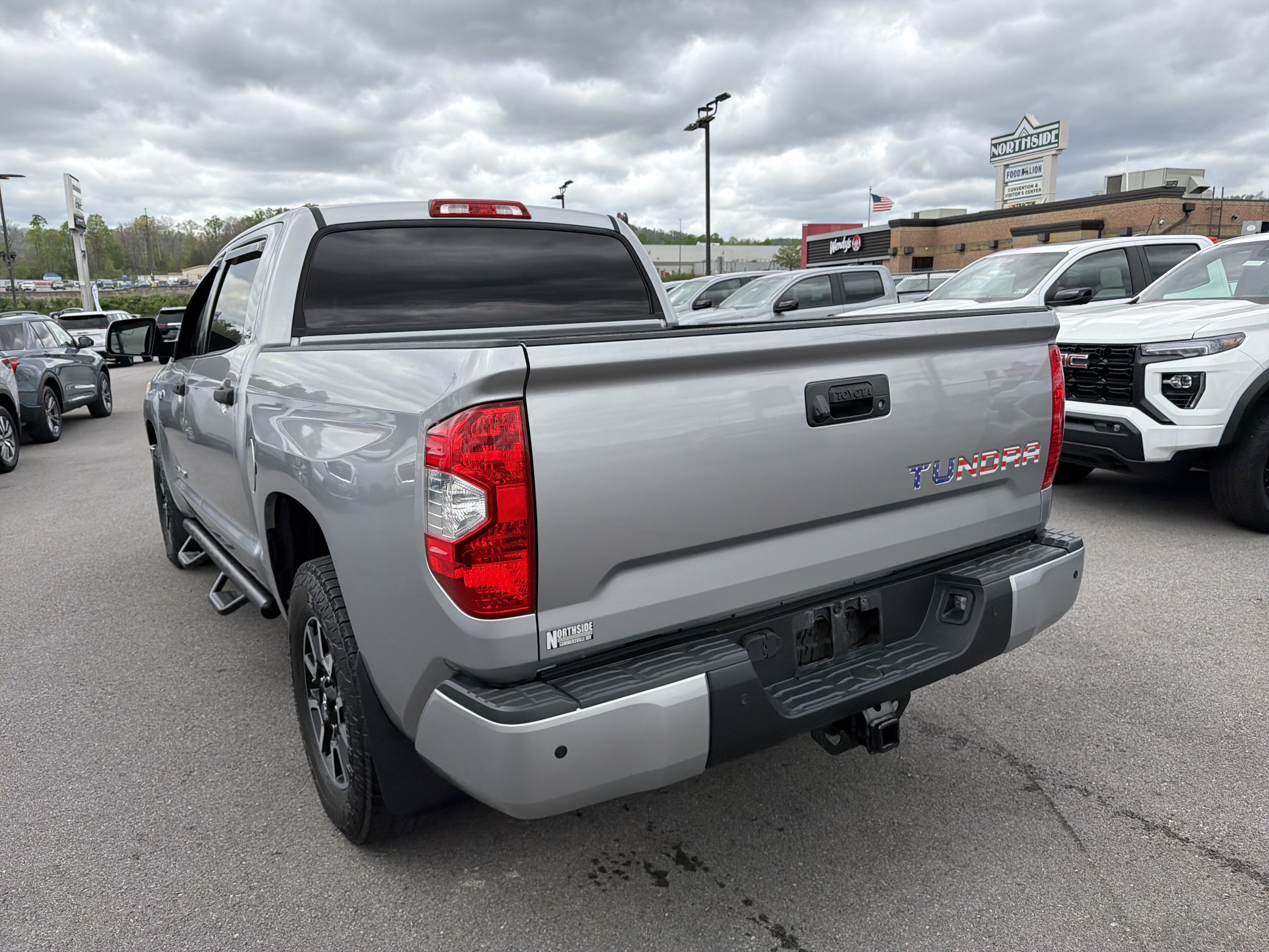 Used 2017 Toyota Tundra SR5 w/ TRD Off Road Package AWD/4WD image 8
