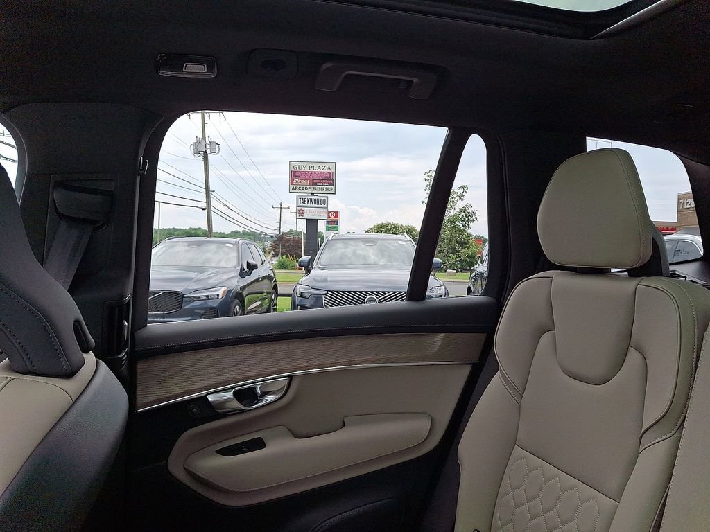 New 2026 Volvo XC90 T8 Core w/ Protection Package Premier AWD/4WD image 12