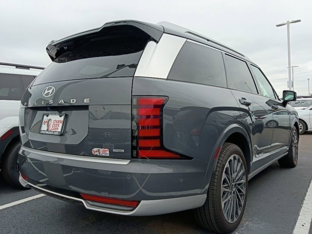 Used 2026 Hyundai Palisade Calligraphy AWD/4WD image 3