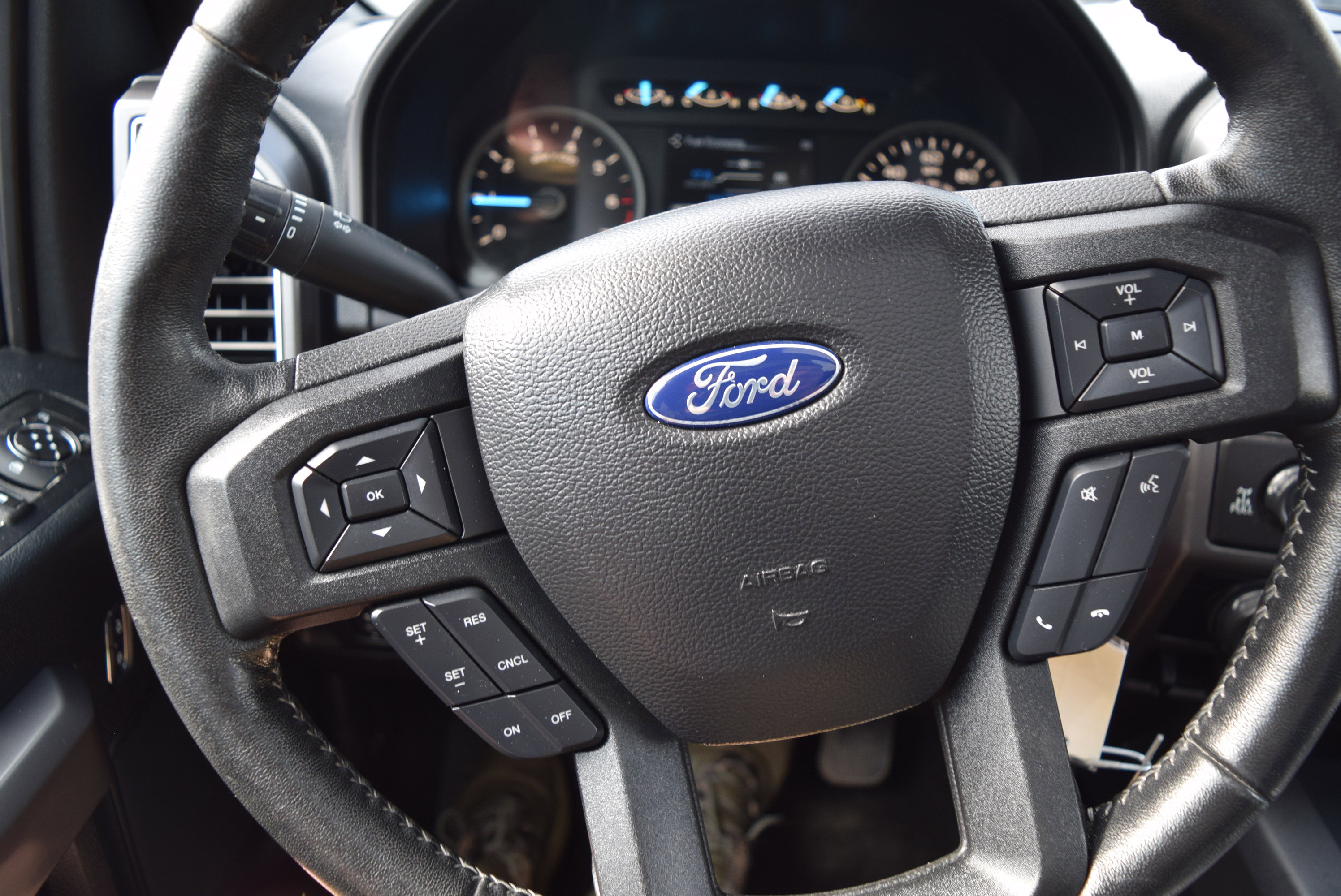 Used 2020 Ford F150 XLT w/ Equipment Group 302A Luxury AWD/4WD image 14