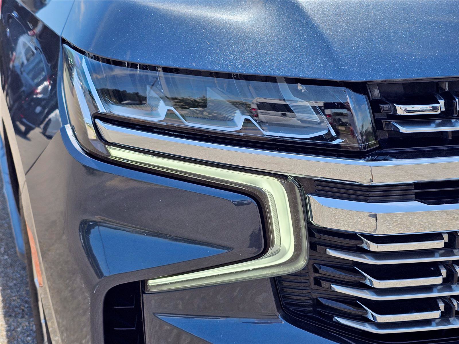 Used 2021 Chevrolet Tahoe Premier w/ Premium Package AWD/4WD image 4