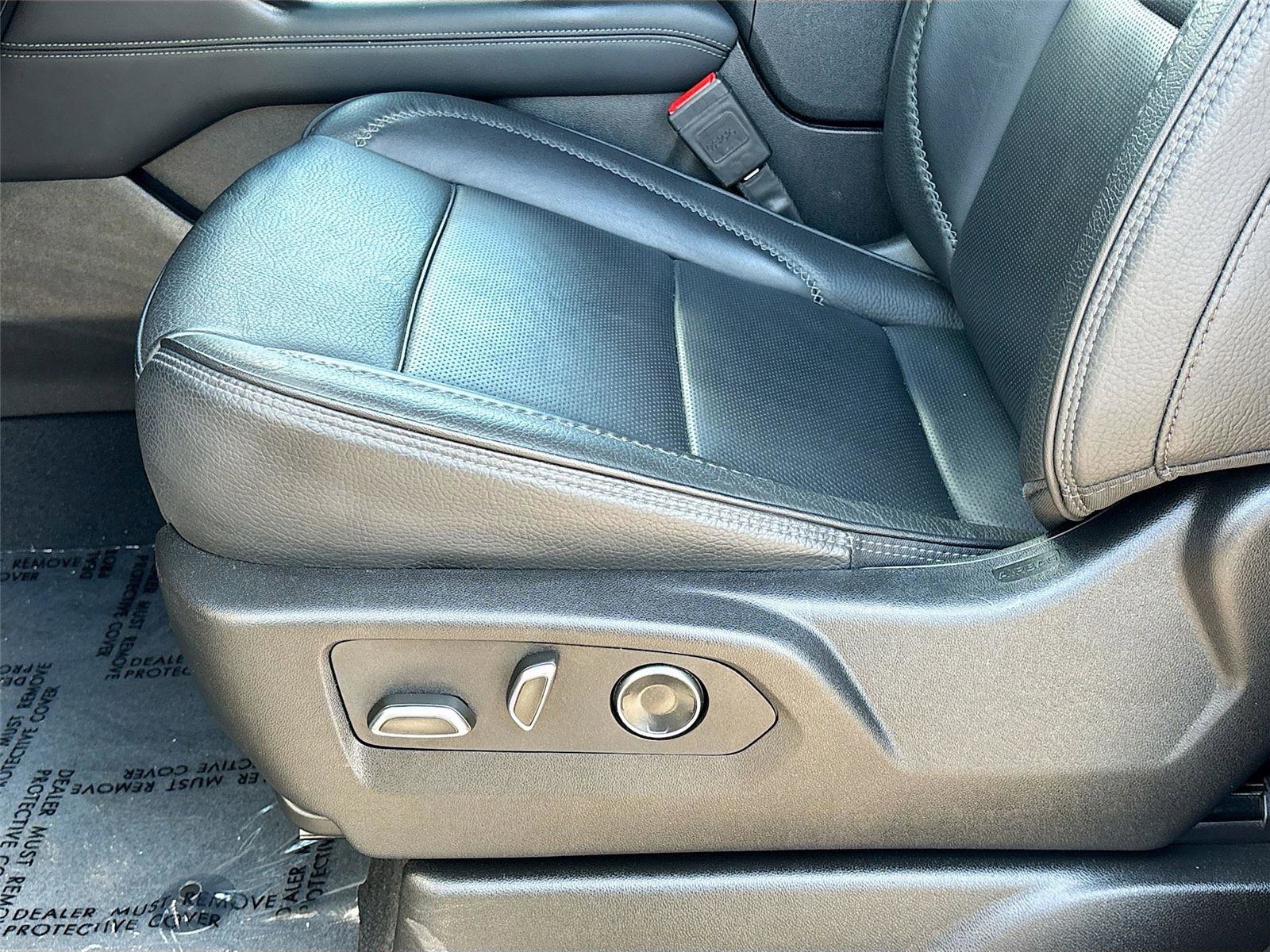 Used 2025 GMC Yukon Denali RWD image 20