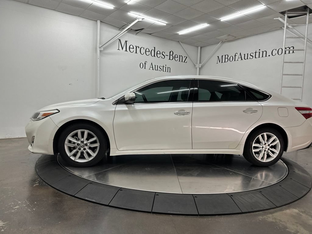 Used 2013 Toyota Avalon XLE FWD image 4