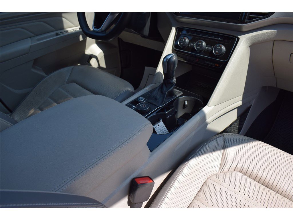 Used 2021 Volkswagen Atlas SEL Premium image 18