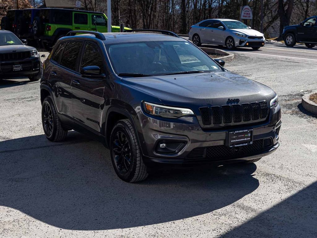 Used 2023 Jeep Cherokee Altitude Lux w/ Lux Elite Package image 3