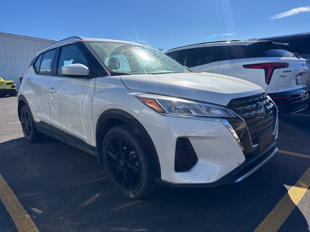 Used 2024 Nissan Kicks SV FWD image 3