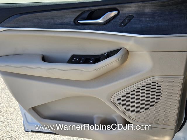 New 2025 Jeep Grand Cherokee Limited w/ Luxury Tech Group II image 29