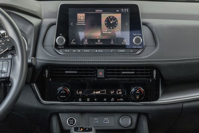 Used 2023 Nissan Rogue SV image 8