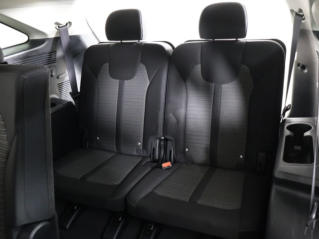 Certified 2024 Kia Sorento LX FWD image 33