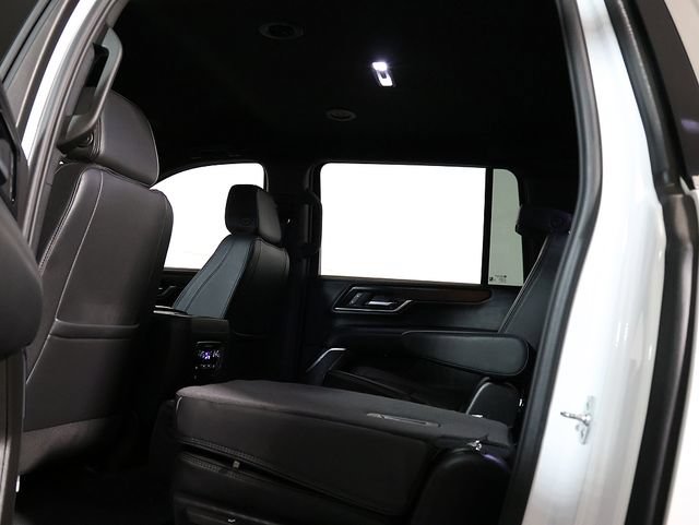 Used 2025 GMC Yukon XL Denali AWD/4WD image 16