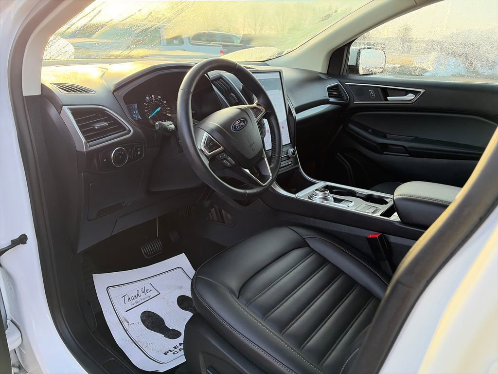 Used 2024 Ford Edge SEL w/ Convenience Package image 16
